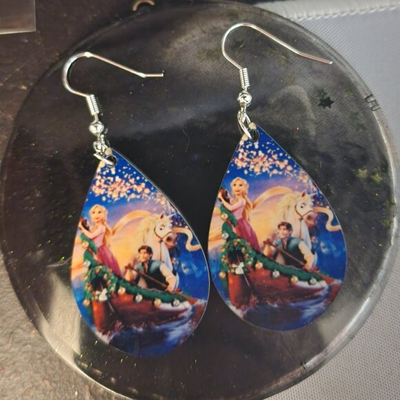Tangled Earring: Princess Rapunzel - Picture 2 of 2